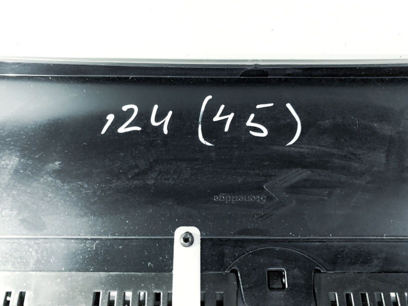 Scania 124 - Paneli i aparateve: foto 3 Scania 124 - Paneli i aparateve: foto 3