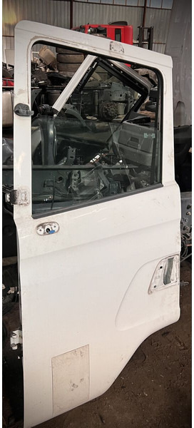 Scania Euro 6 - Derë dhe pjesë këmbimi: foto 1 Scania Euro 6 - Derë dhe pjesë këmbimi: foto 1