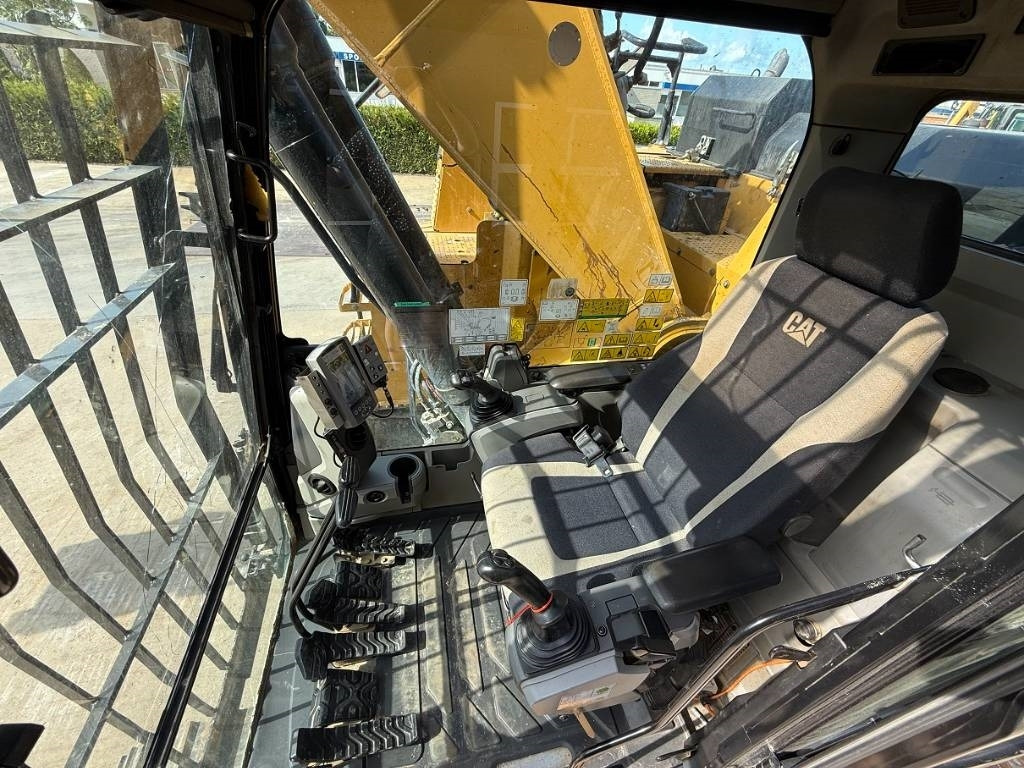 CAT 335 F L CR - Ekskavator me zinxhirë: foto 2 CAT 335 F L CR - Ekskavator me zinxhirë: foto 2