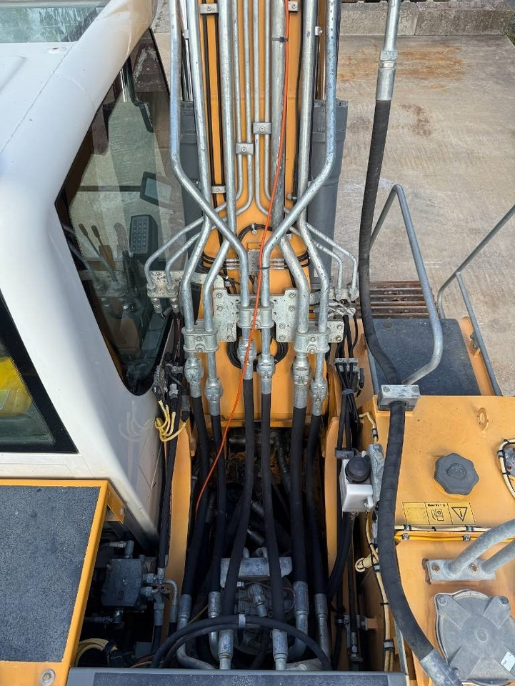 Liebherr R 922 LC - Ekskavator me zinxhirë: foto 4 Liebherr R 922 LC - Ekskavator me zinxhirë: foto 4