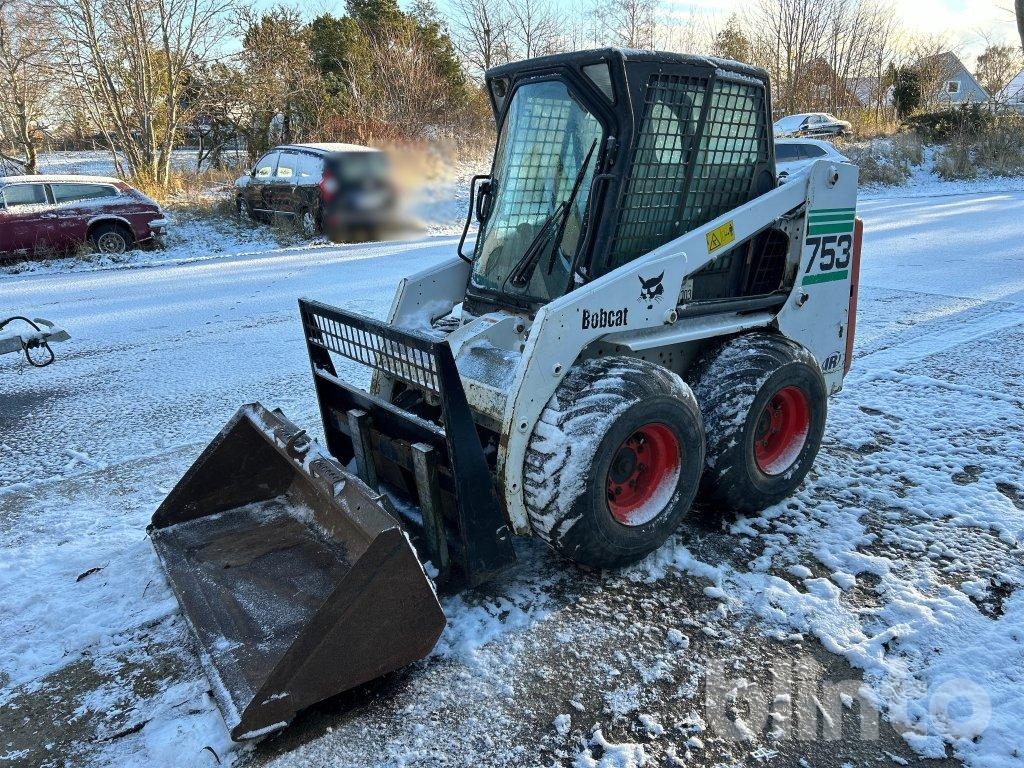 Bobcat 753 & Redskap - Mini fadrom: foto 1 Bobcat 753 & Redskap - Mini fadrom: foto 1