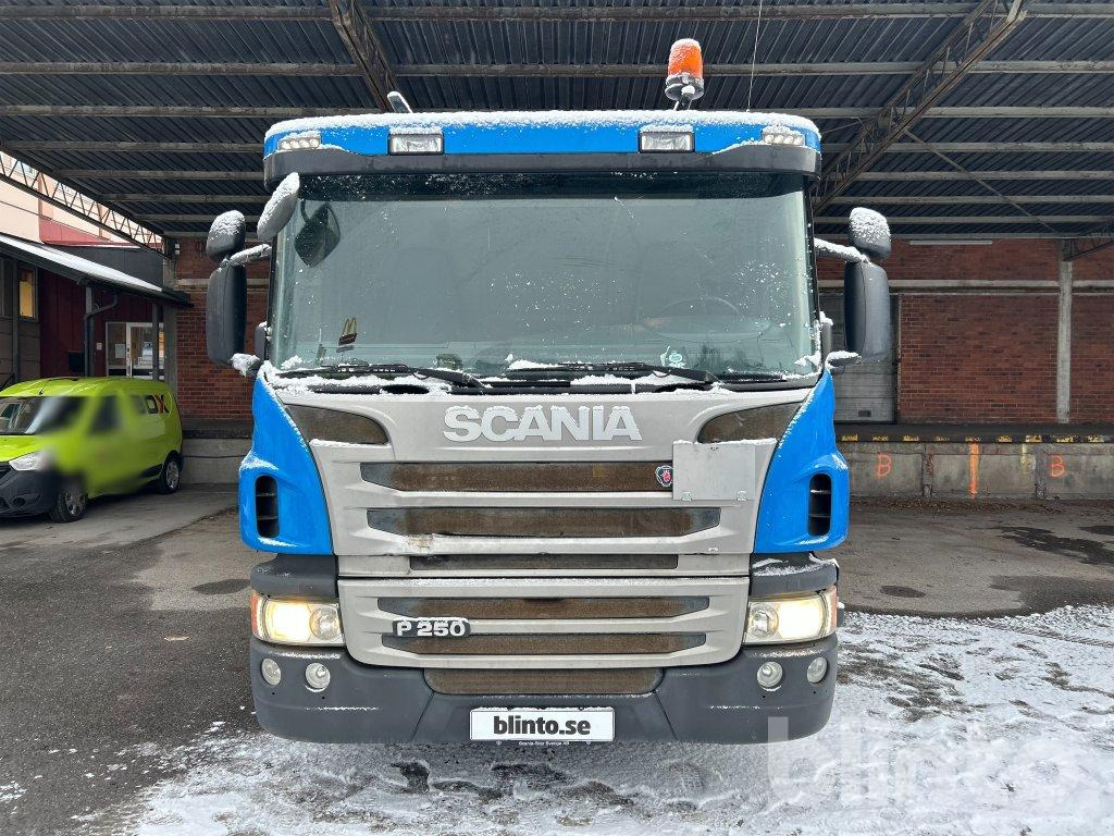 Brädgårdsbil / SCANIA P250 - Kamion me karroceri të hapur, Kamion me vinç: foto 2 Brädgårdsbil / SCANIA P250 - Kamion me karroceri të hapur, Kamion me vinç: foto 2