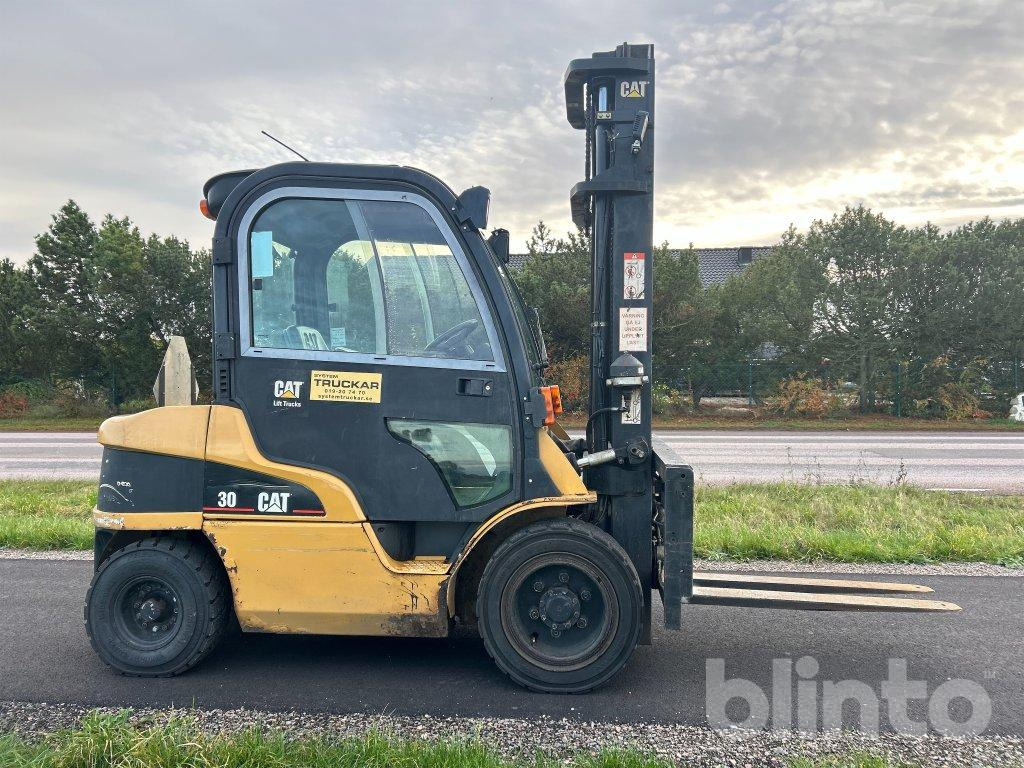 Caterpillar DP30N - Pirun më naftë: foto 5 Caterpillar DP30N - Pirun më naftë: foto 5