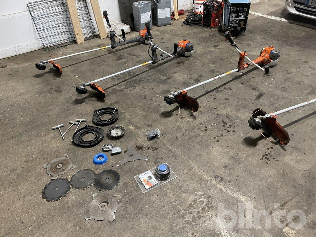 Husqvarna 525 RXT - Korrëse bari i kopshtit: foto 3 Husqvarna 525 RXT - Korrëse bari i kopshtit: foto 3