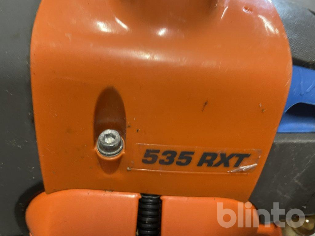 Husqvarna 525 RXT - Korrëse bari i kopshtit: foto 4 Husqvarna 525 RXT - Korrëse bari i kopshtit: foto 4