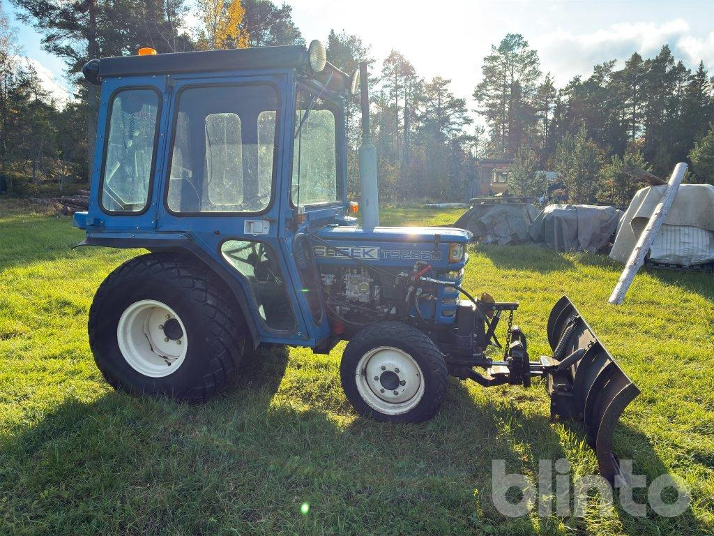 ISEKI 2220 - Traktor: foto 4 ISEKI 2220 - Traktor: foto 4