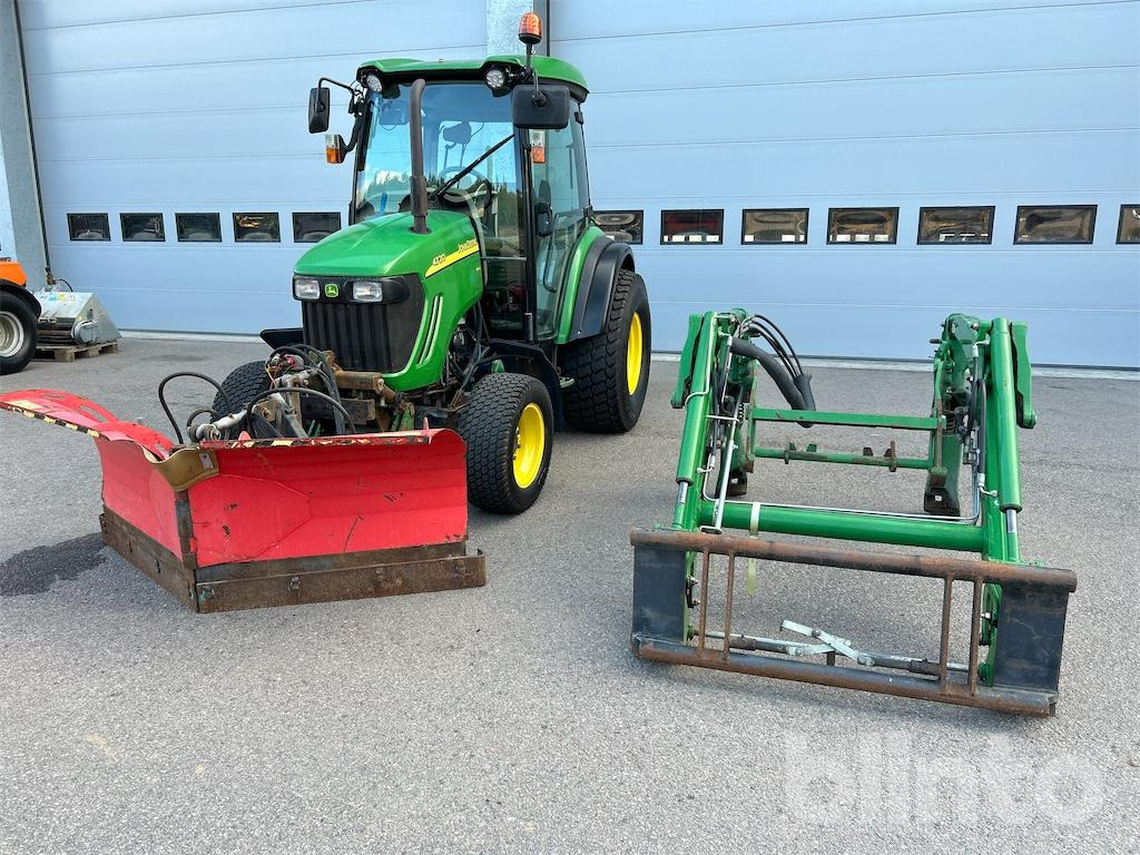JOHN DEERE 4720 - Traktor: foto 2 JOHN DEERE 4720 - Traktor: foto 2