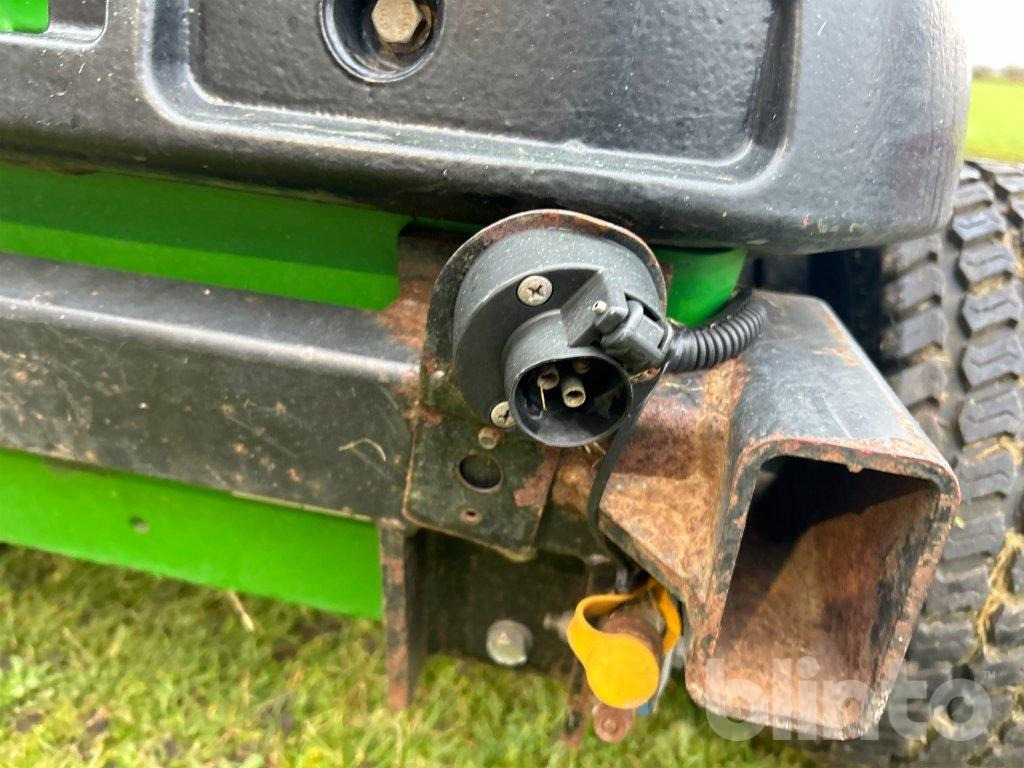 Korrëse bari i kopshtit John Deere 1565 Series II 4WD: foto 30