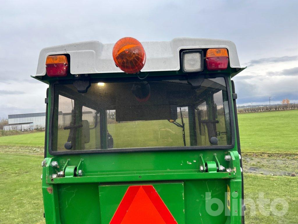 Korrëse bari i kopshtit John Deere 1565 Series II 4WD: foto 32