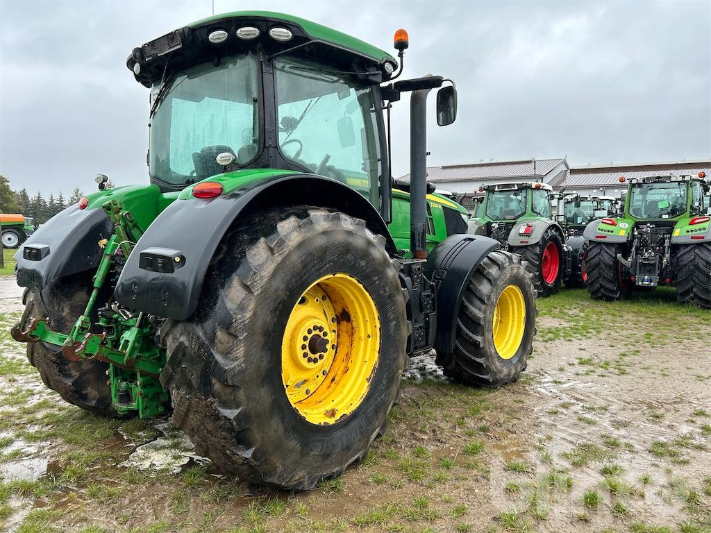 John Deere 7230 R (2015) - Traktor: foto 4 John Deere 7230 R (2015) - Traktor: foto 4