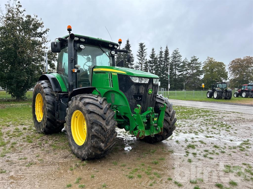 John Deere 7230 R (2015) - Traktor: foto 2 John Deere 7230 R (2015) - Traktor: foto 2