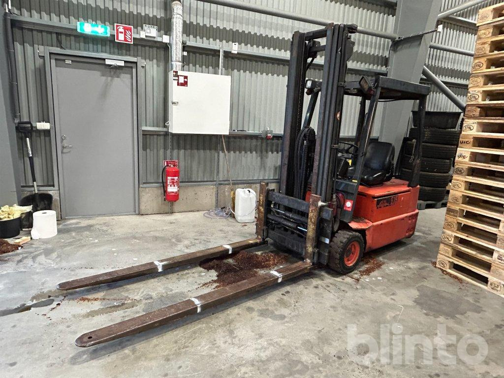 Linde E15 S - Pirun ngritës: foto 3 Linde E15 S - Pirun ngritës: foto 3