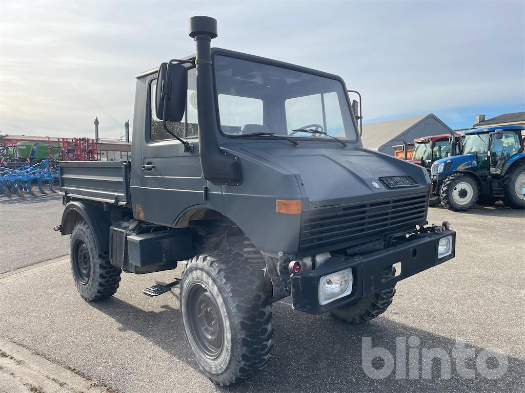 Mercedes Benz Unimog 424 (1981) - Kamion me karroceri të hapur: foto 2 Mercedes Benz Unimog 424 (1981) - Kamion me karroceri të hapur: foto 2