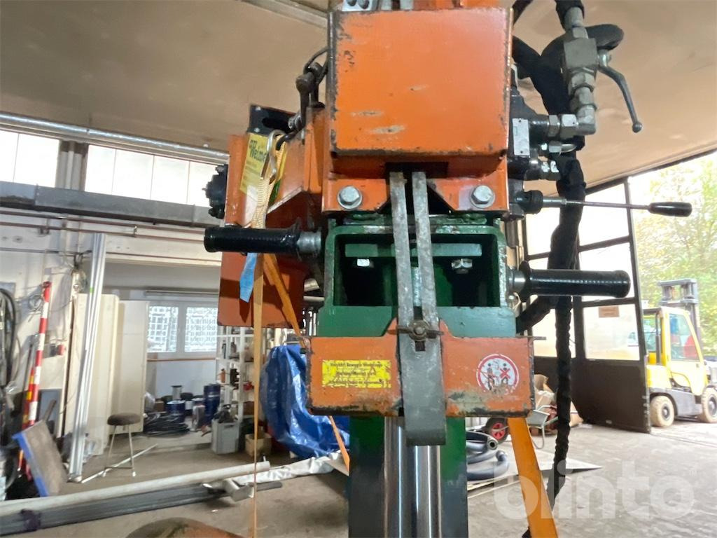 Makinë prerëse druri Posch HydroCombi 15T PZG: foto 13 Makinë prerëse druri Posch HydroCombi 15T PZG: foto 13