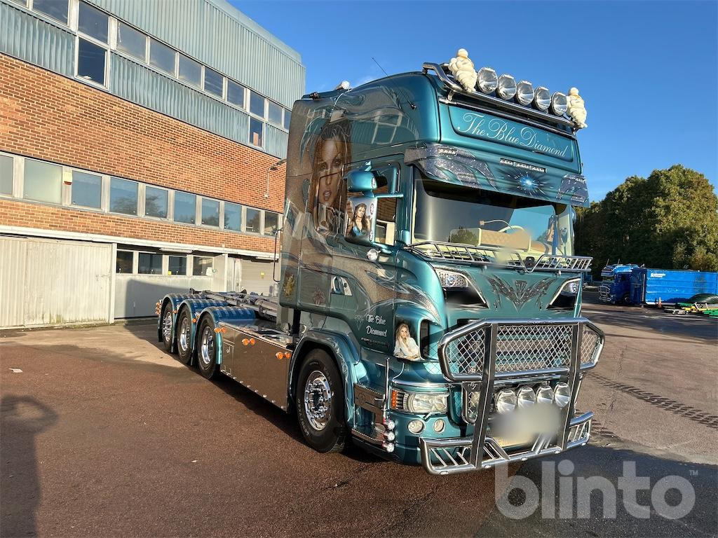 SCANIA R560LB 8X4 med HIAB 24T krok - Kamion vetëngarkues: foto 1 SCANIA R560LB 8X4 med HIAB 24T krok - Kamion vetëngarkues: foto 1