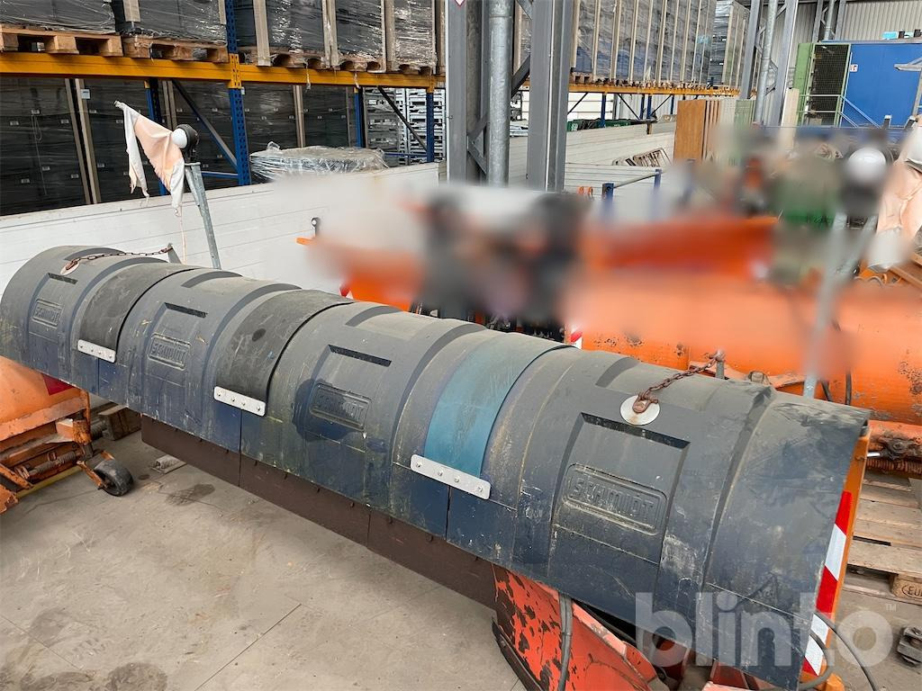 Schmidt SL32 (2010) - Borëpastruese: foto 1 Schmidt SL32 (2010) - Borëpastruese: foto 1