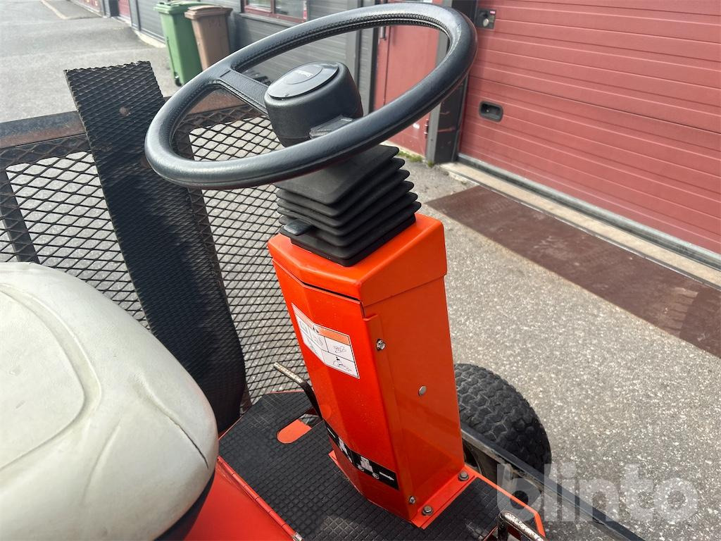 Smithco Tournament Ultra - Pajisje kopshti: foto 5 Smithco Tournament Ultra - Pajisje kopshti: foto 5