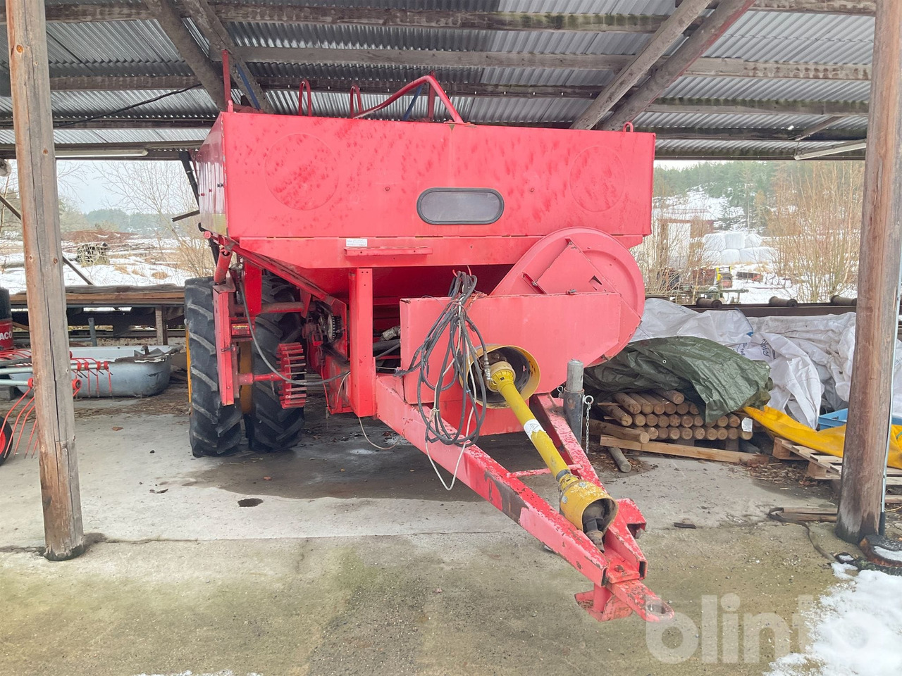 Tive 4012 - Shpërndarës plehu kimik: foto 1 Tive 4012 - Shpërndarës plehu kimik: foto 1