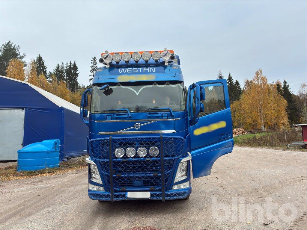 VOLVO FH 64R - Kamion për transport druri, Kamion me vinç: foto 2 VOLVO FH 64R - Kamion për transport druri, Kamion me vinç: foto 2