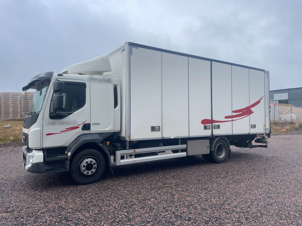 VOLVO FL 4X2 250 - Kamion vagonetë: foto 1 VOLVO FL 4X2 250 - Kamion vagonetë: foto 1