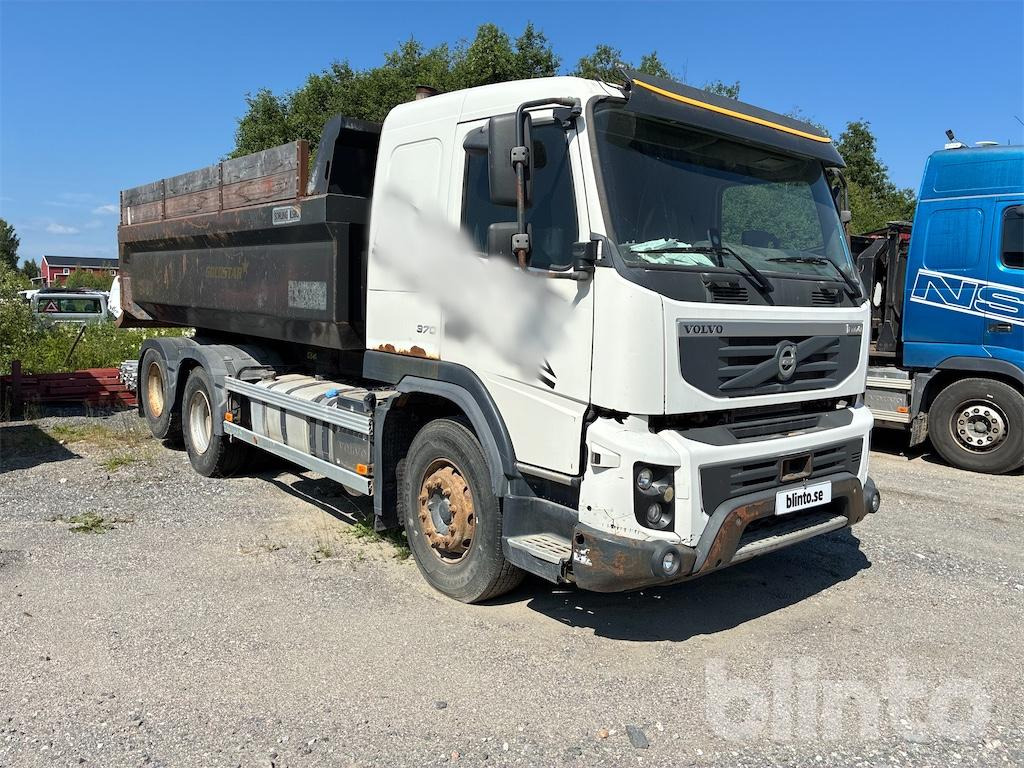 VOLVO FM 6X2 - Kamion vetëshkarkues: foto 3 VOLVO FM 6X2 - Kamion vetëshkarkues: foto 3