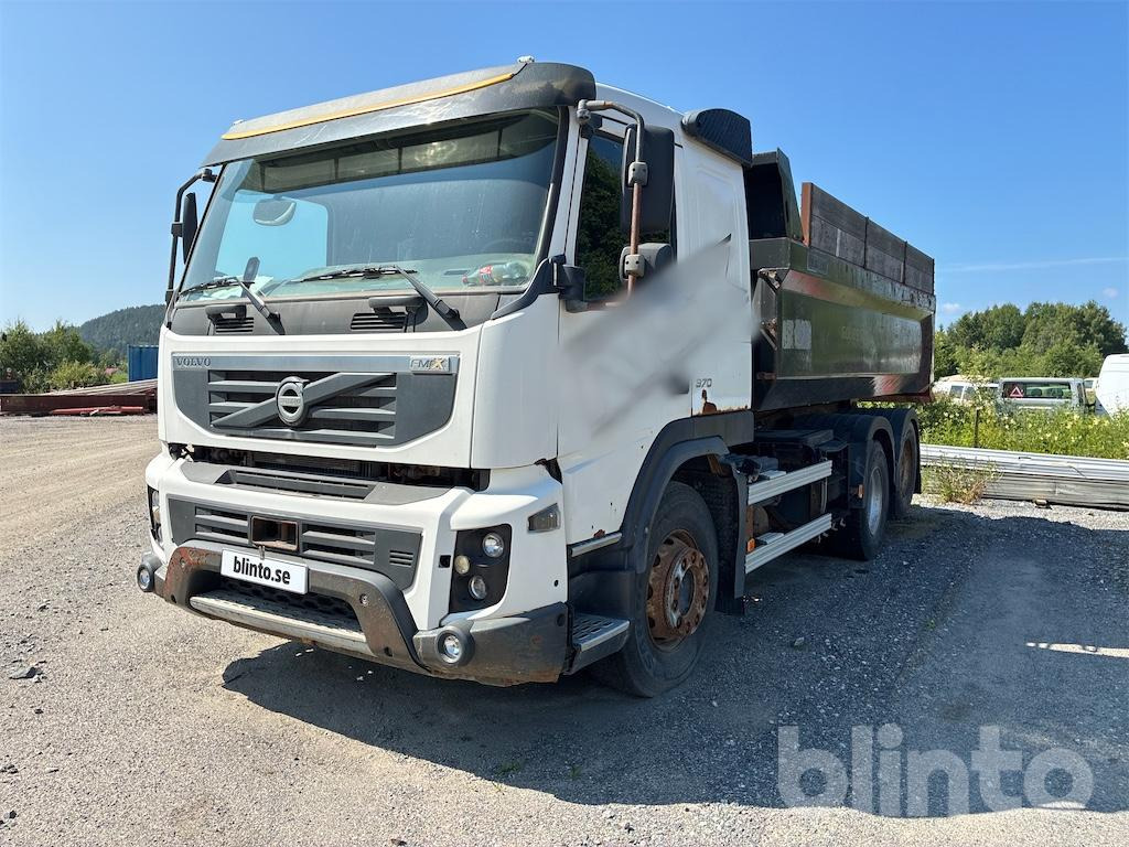 VOLVO FM 6X2 - Kamion vetëshkarkues: foto 1 VOLVO FM 6X2 - Kamion vetëshkarkues: foto 1