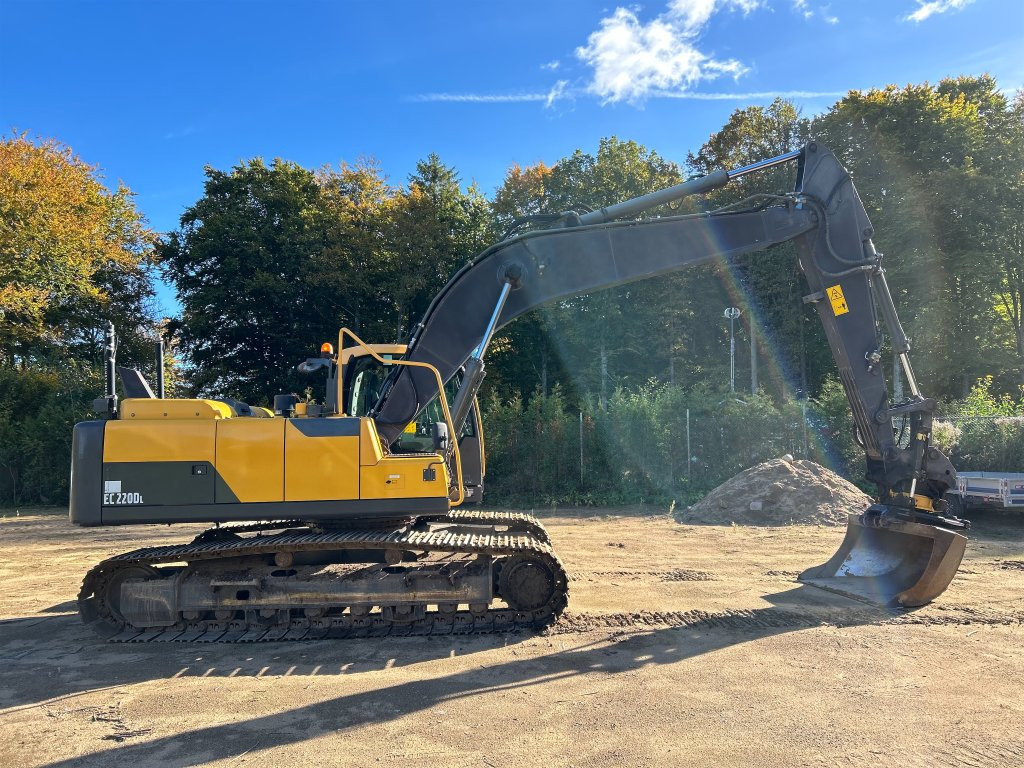 Volvo EC 220DL - Ekskavator me zinxhirë: foto 4 Volvo EC 220DL - Ekskavator me zinxhirë: foto 4