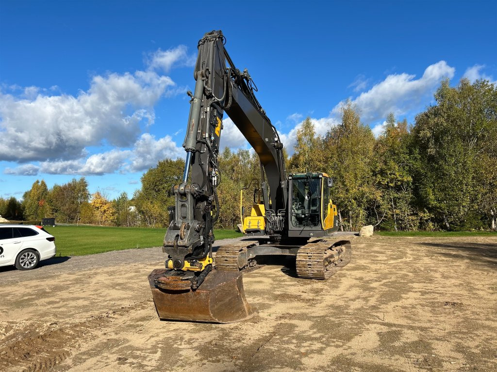 Volvo EC 220DL - Ekskavator me zinxhirë: foto 2 Volvo EC 220DL - Ekskavator me zinxhirë: foto 2