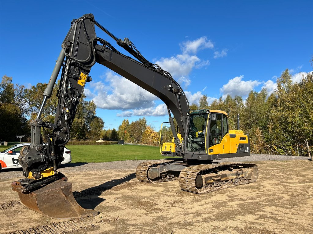 Volvo EC 220DL - Ekskavator me zinxhirë: foto 1 Volvo EC 220DL - Ekskavator me zinxhirë: foto 1