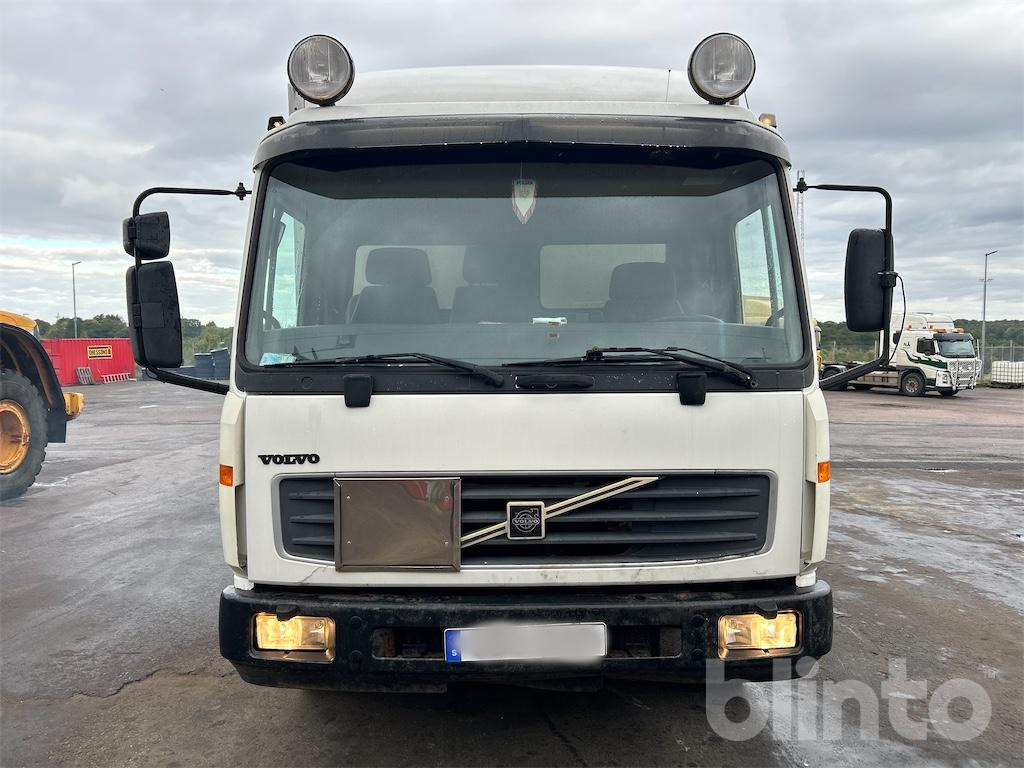 Volvo FL611 4x2 - Nybesiktigad - Kamion vagonetë: foto 2 Volvo FL611 4x2 - Nybesiktigad - Kamion vagonetë: foto 2