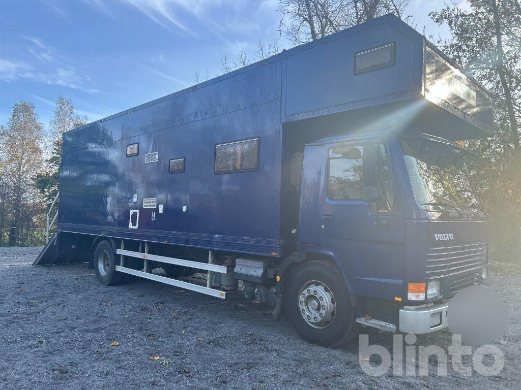 Volvo FL7 4X2 - Kamion për kuaj: foto 4 Volvo FL7 4X2 - Kamion për kuaj: foto 4