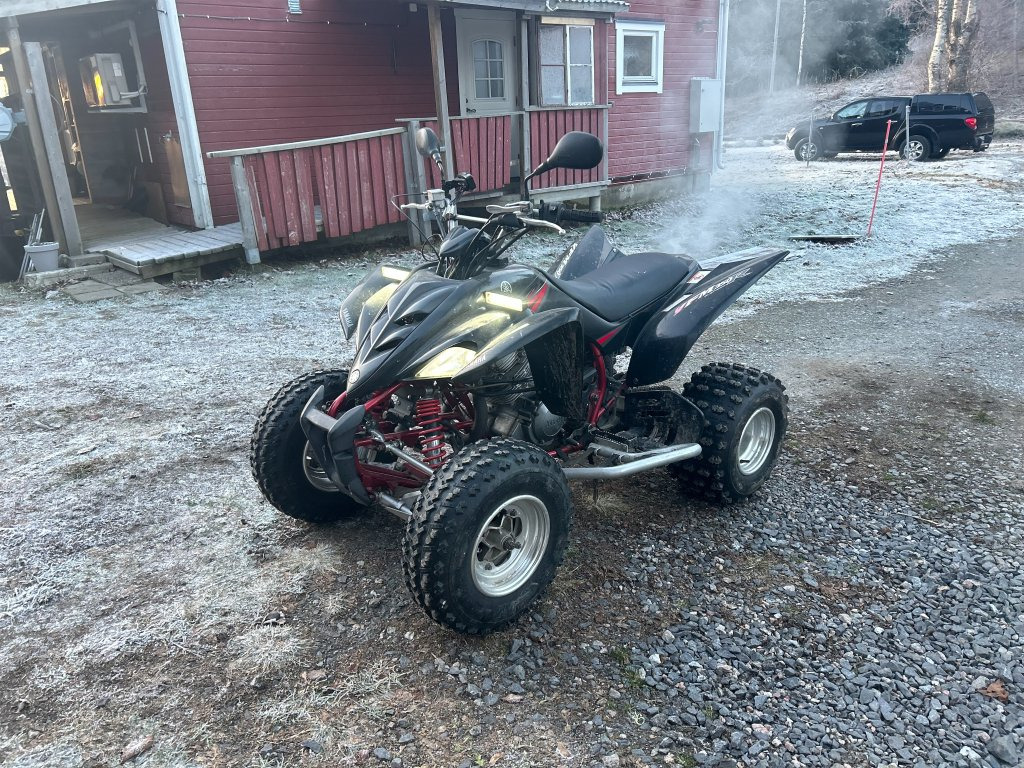 YAMAHA YFM350R - Motoçikleta: foto 1 YAMAHA YFM350R - Motoçikleta: foto 1