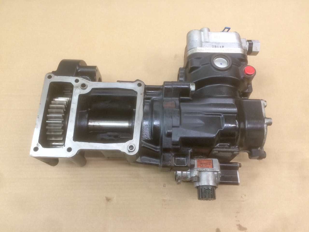 COMPRESSORE ARIA MONOCILINDRICO CON FRIZIONE MAN / KNORR - Kompresor ajri: foto 1 COMPRESSORE ARIA MONOCILINDRICO CON FRIZIONE MAN / KNORR - Kompresor ajri: foto 1