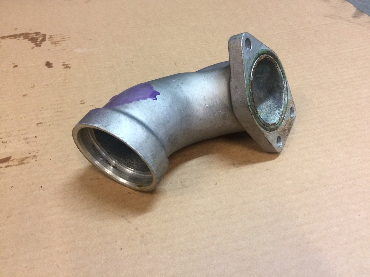 GOMITO LIQUIDO RAFFREDDAMENTO MAN 51063020721 - Sistemi i ftohjes për Kamioni: foto 4 GOMITO LIQUIDO RAFFREDDAMENTO MAN 51063020721 - Sistemi i ftohjes për Kamioni: foto 4