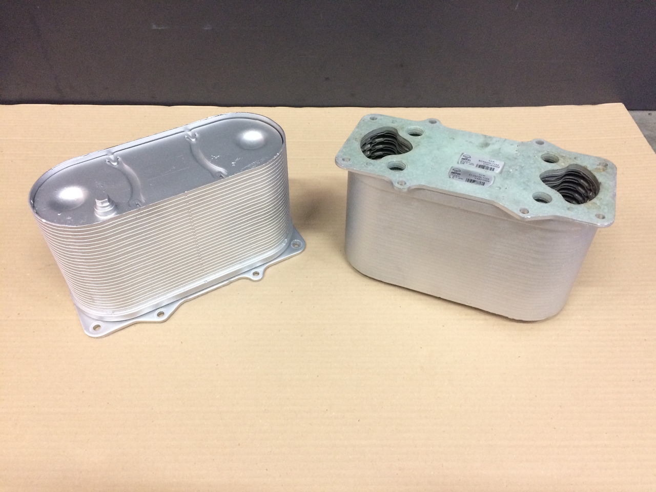 RADIATORE ARIA COMBURENTE - MOTORI MAN D2066 - D2676 - EURO 6 - Sistemi i ftohjes për Kamioni: foto 3 RADIATORE ARIA COMBURENTE - MOTORI MAN D2066 - D2676 - EURO 6 - Sistemi i ftohjes për Kamioni: foto 3