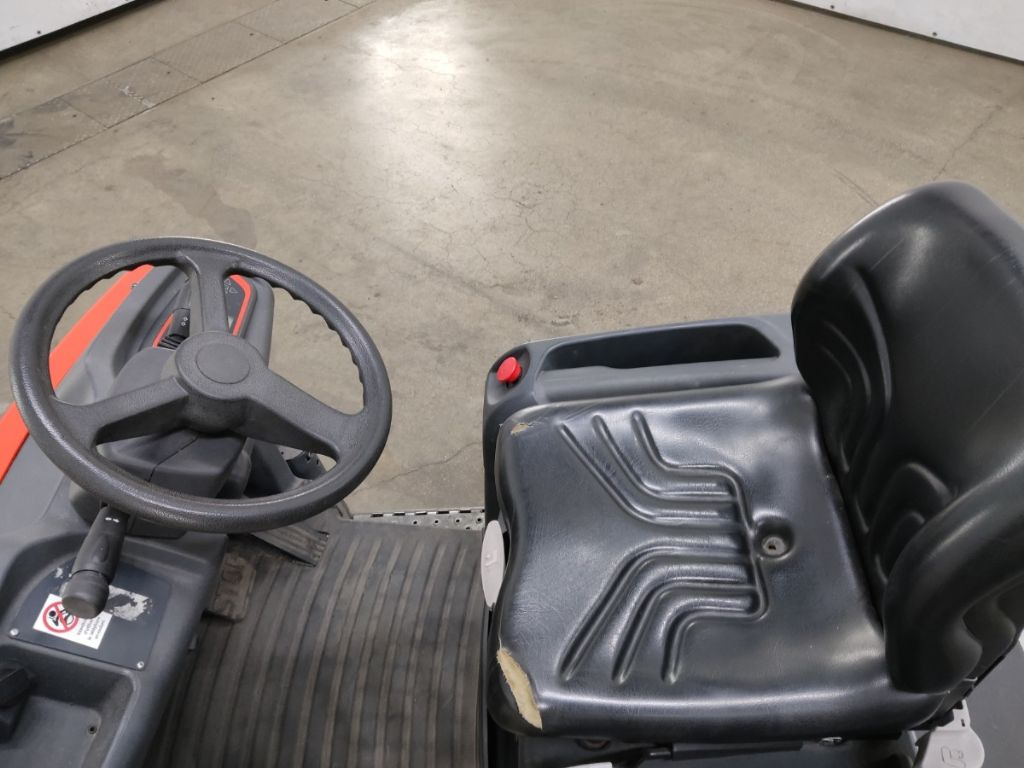 Linde P60 - Traktor rimorkimi: foto 3 Linde P60 - Traktor rimorkimi: foto 3