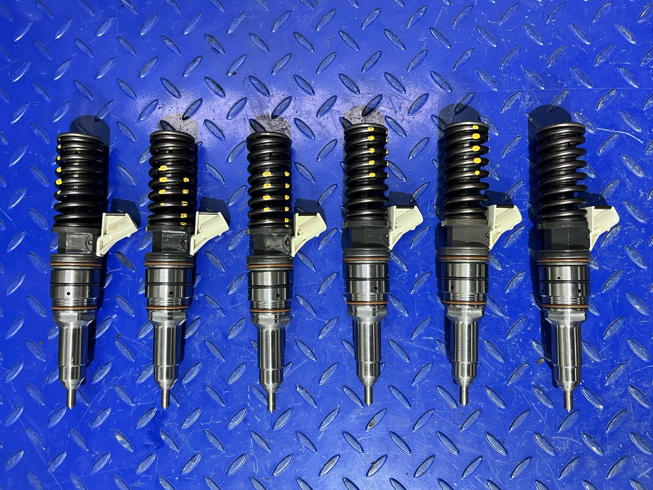 BOSCH Pump Nozzle Iveco 504287069 - Injektori: foto 1 BOSCH Pump Nozzle Iveco 504287069 - Injektori: foto 1