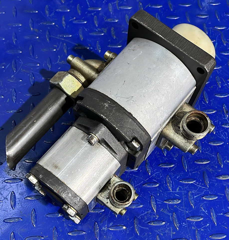 REXROTH BOSCH Hydraulic Pump 0510768007(1517222311) - Pompa hidraulike: foto 2 REXROTH BOSCH Hydraulic Pump 0510768007(1517222311) - Pompa hidraulike: foto 2