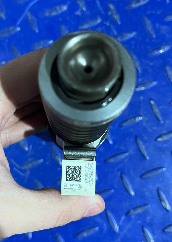 VOLVO 20929906 - Injektori: foto 4 VOLVO 20929906 - Injektori: foto 4