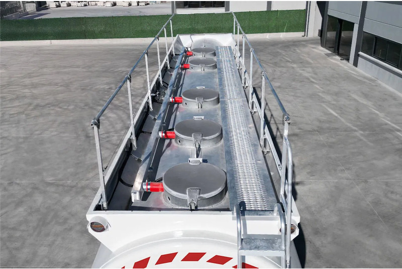 Diversen EFEMMAK Fuel tank semi-trailer 36.000 liter ADR - Gjysmë rimorkio me bot: foto 5 Diversen EFEMMAK Fuel tank semi-trailer 36.000 liter ADR - Gjysmë rimorkio me bot: foto 5