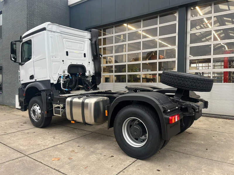 Mercedes-Benz Actros 2045 S 4x2 Tractor Head - Gjysmë-kamion: foto 3 Mercedes-Benz Actros 2045 S 4x2 Tractor Head - Gjysmë-kamion: foto 3