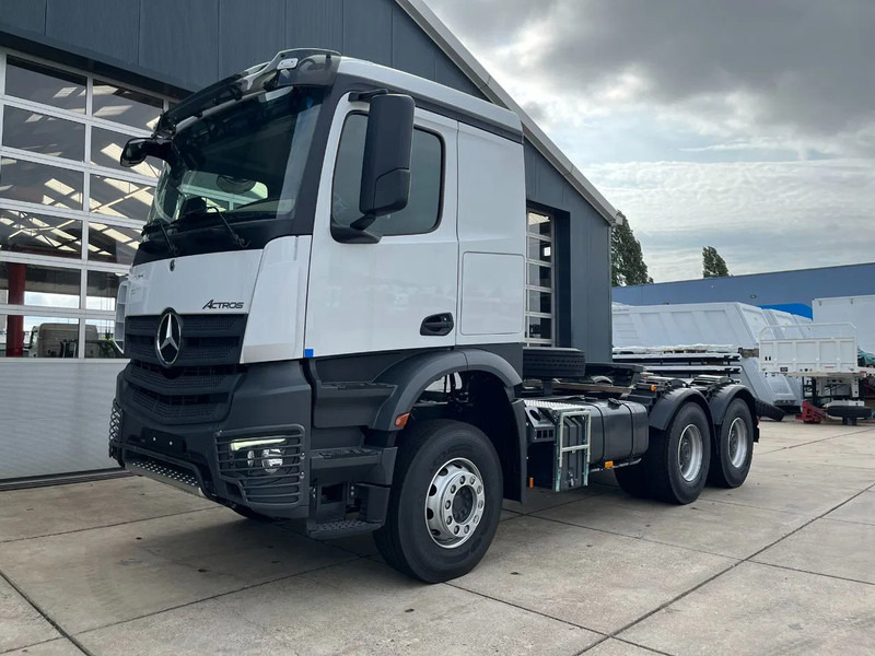 Mercedes-Benz Actros 3340 S 6x4 Tractor Head - Gjysmë-kamion: foto 1 Mercedes-Benz Actros 3340 S 6x4 Tractor Head - Gjysmë-kamion: foto 1