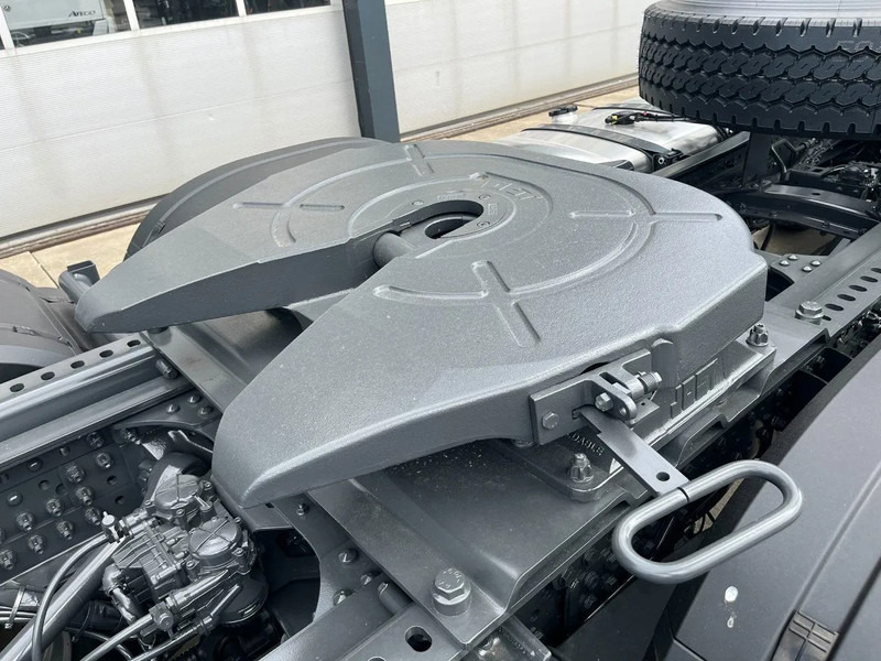 Lizingu i Mercedes-Benz Actros 3348 S 6x4 Tractor Head Mercedes-Benz Actros 3348 S 6x4 Tractor Head: foto 15 Lizingu i Mercedes-Benz Actros 3348 S 6x4 Tractor Head Mercedes-Benz Actros 3348 S 6x4 Tractor Head: foto 15