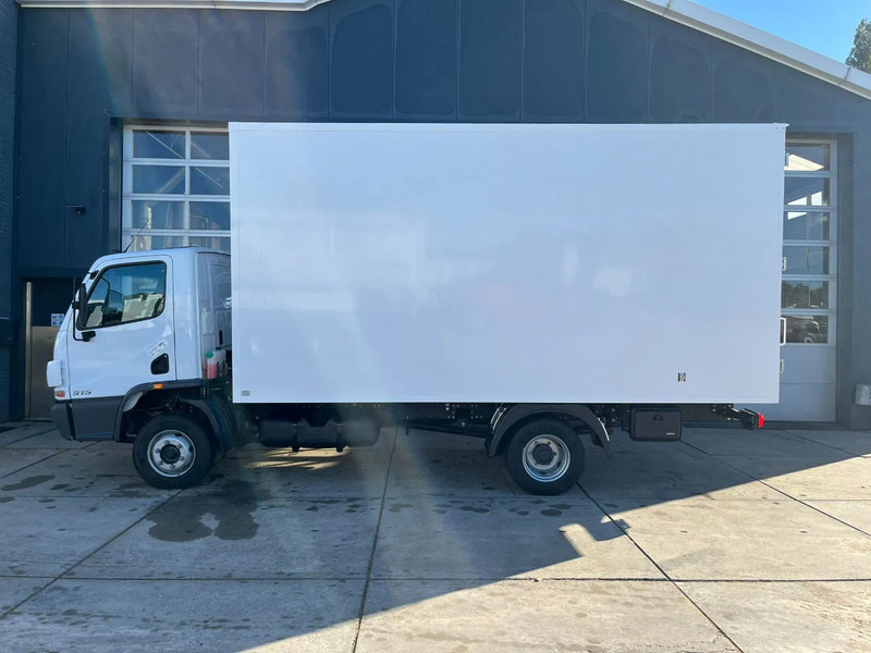 Mercedes-Benz Accelo 915 4x2 Closed Cargo Truck - Kamion vagonetë: foto 2 Mercedes-Benz Accelo 915 4x2 Closed Cargo Truck - Kamion vagonetë: foto 2