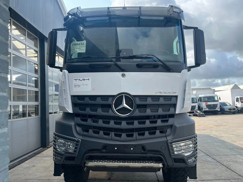 Mercedes-Benz Arocs 3340 A 6x6 Cargo Truck - Kamion me tendë: foto 4 Mercedes-Benz Arocs 3340 A 6x6 Cargo Truck - Kamion me tendë: foto 4