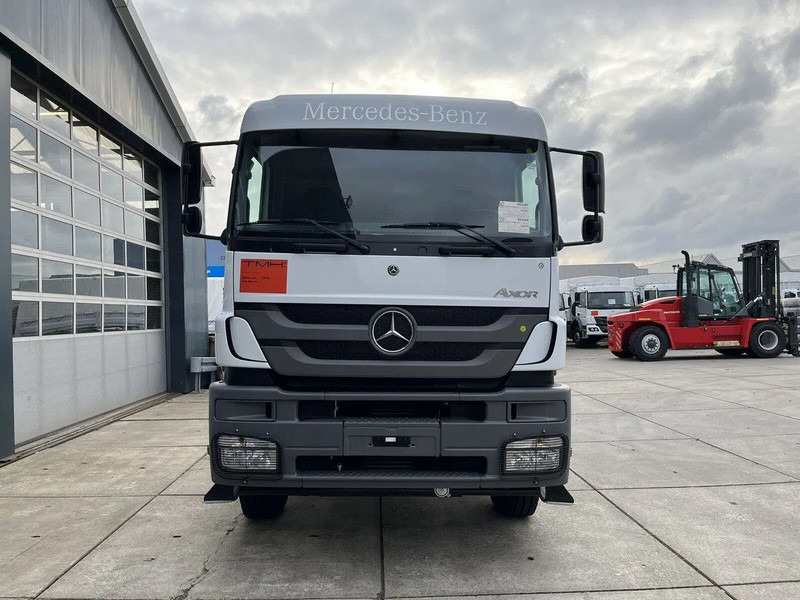 Mercedes-Benz Axor 3344 6x4 Chassis Cabin - Kamion kabinë-shasi: foto 4 Mercedes-Benz Axor 3344 6x4 Chassis Cabin - Kamion kabinë-shasi: foto 4