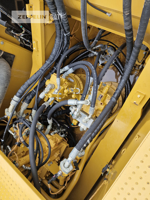 Ekskavator me zinxhirë Cat 352-07A: foto 46