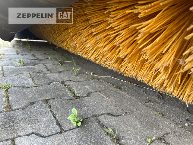 Cat Kehrmaschine BU118 - Fshesë: foto 5 Cat Kehrmaschine BU118 - Fshesë: foto 5