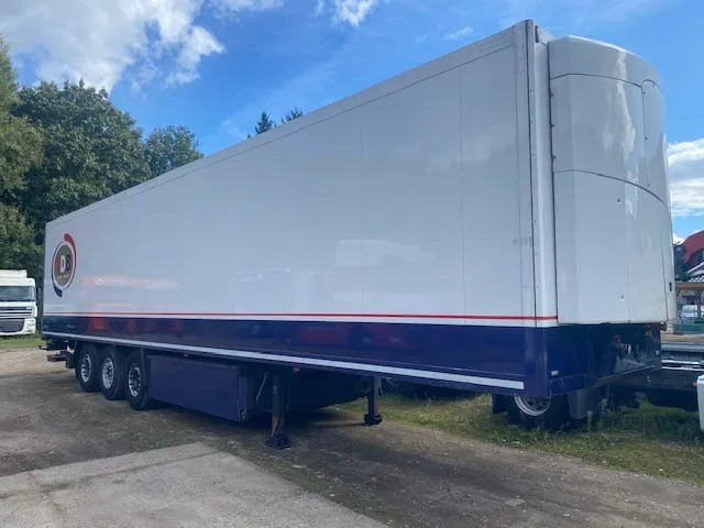 Krone koelvries met TK en onderschuifklep , aslift, - Gjysmë rimorkio frigorifer: foto 1 Krone koelvries met TK en onderschuifklep , aslift, - Gjysmë rimorkio frigorifer: foto 1