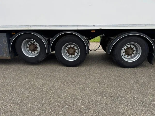 Pacton koelvriesoplegger 3 asser met carrier vector koelmachine, stuuras.. - Gjysmë rimorkio frigorifer: foto 5 Pacton koelvriesoplegger 3 asser met carrier vector koelmachine, stuuras.. - Gjysmë rimorkio frigorifer: foto 5